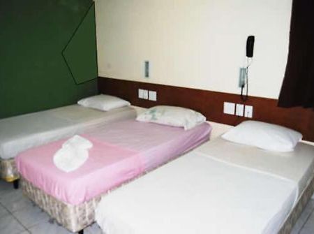 מנאוס Hostel Dez De Julho מראה חיצוני תמונה